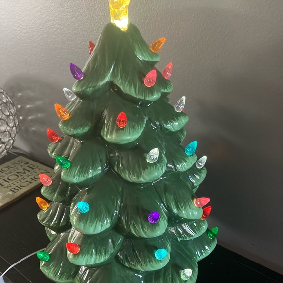 Stunning Ceramic Christmas Tree - Picture 2 of 8